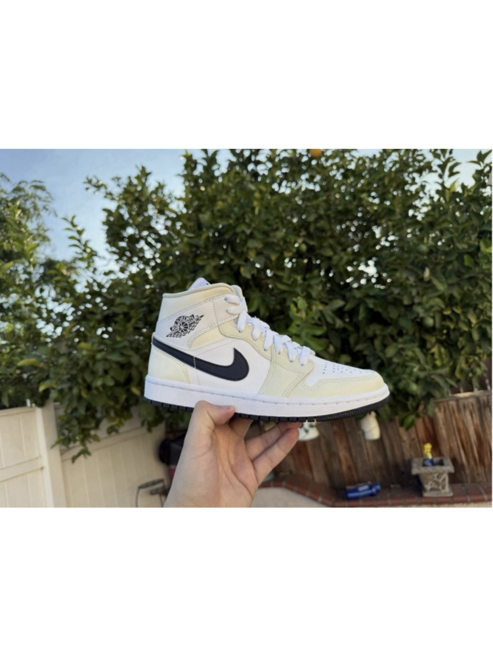 Air Jordan 1 Mid Coconut Milk BQ6472-121 Size 7Y / 8.5W White Cream NWT Authenti